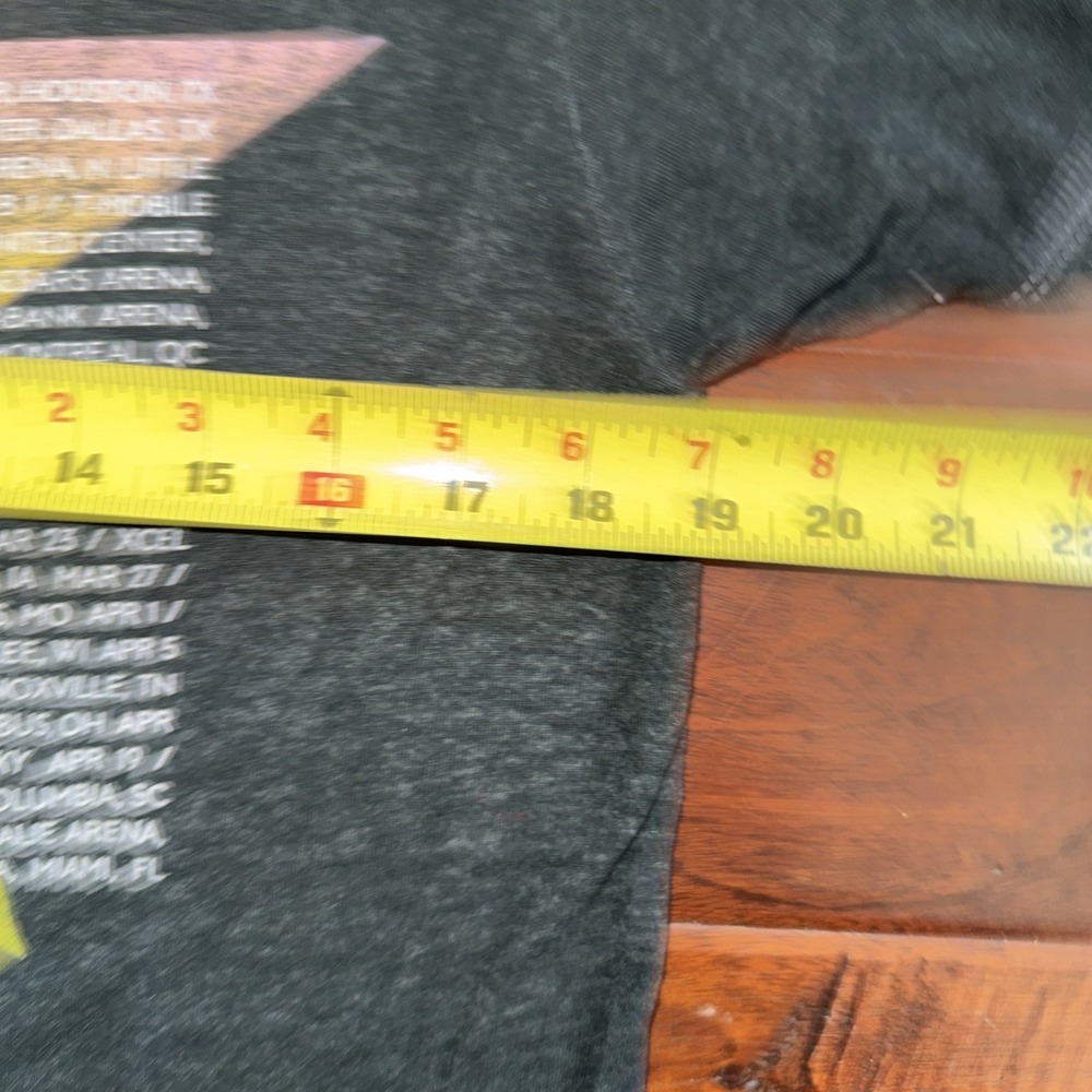 Elton John "Goodbye Yellow Brick Road" 2022 Original Tour T-shirt Size Medium - Picture 7 of 7